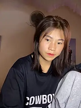 Snapshot of Mylinh- chatting on October 31, 2025, 3:07 am Mylinh- online show from October 31, 2025, 3:07 am