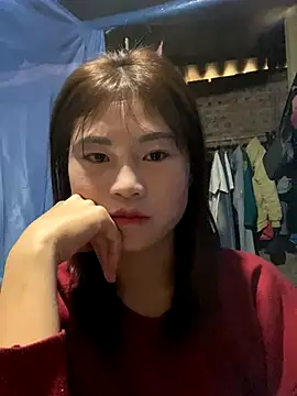 Snapshot of Mylinh- chatting on November 12, 2025, 9:10 am Mylinh- online show from November 12, 2025, 9:10 am