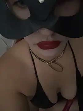 Teengirlmiaa online show from October 6, 2025, 7:11 pm