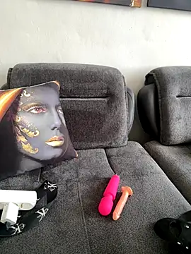 Teengirlmiaa online show from November 1, 2025, 10:39 am