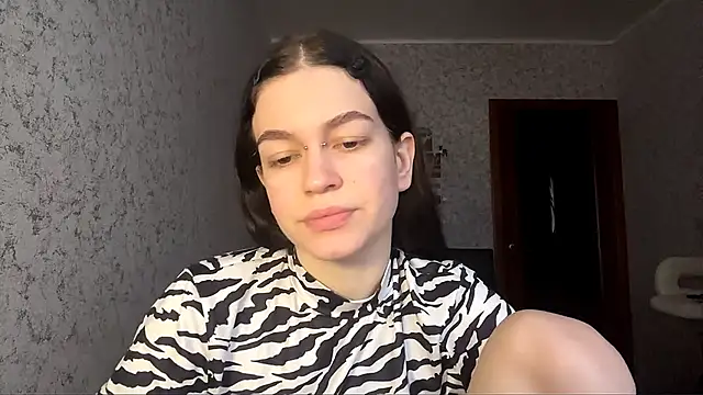 Wallazar cute online show from October 21, 2025, 1:12 pm