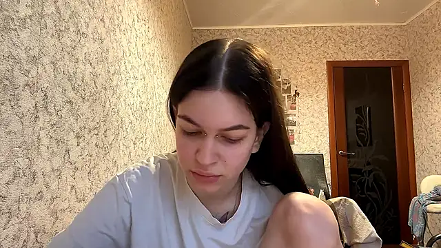 Wallazar cute online show from October 24, 2025, 1:40 pm