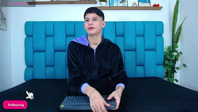 Brian hot online show from April 22, 2026, 6:42 pm