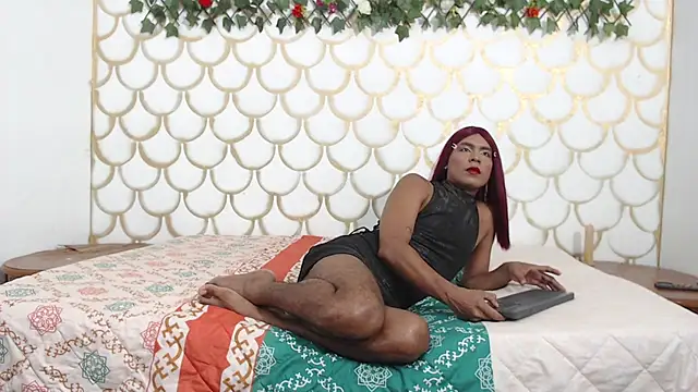 nahomy smiith online show from February 6, 2026, 5:23 am