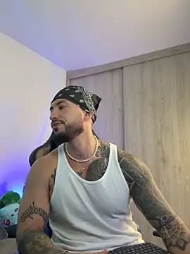 Dave-Max01 online show from November 12, 2025, 2:01 am