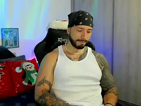 Dave-Max01 online show from December 19, 2025, 12:45 pm