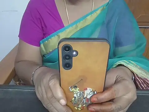 Snapshot of Tamil_Divyaa chatting on October 6, 2025, 6:05 pm Tamil Divyaa online show from October 6, 2025, 6:05 pm