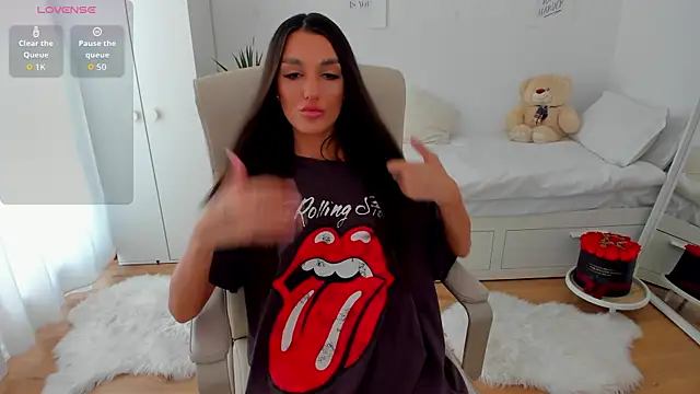 bubbledoll77 online show from April 18, 2026, 9:46 am