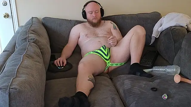 theballboy1 online show from February 5, 2026, 9:41 pm