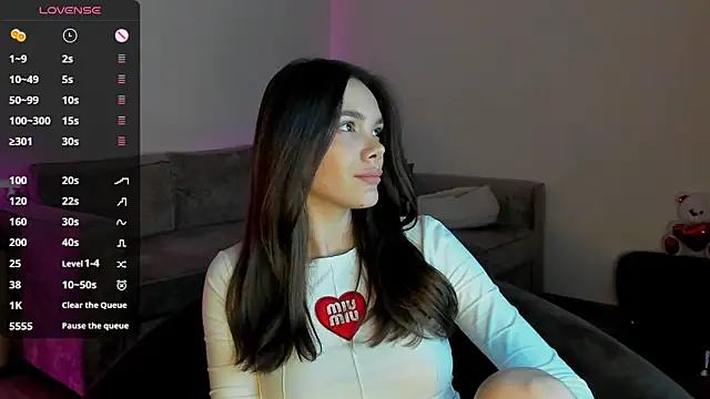 LeanaWILL online show from October 17, 2025, 7:49 pm