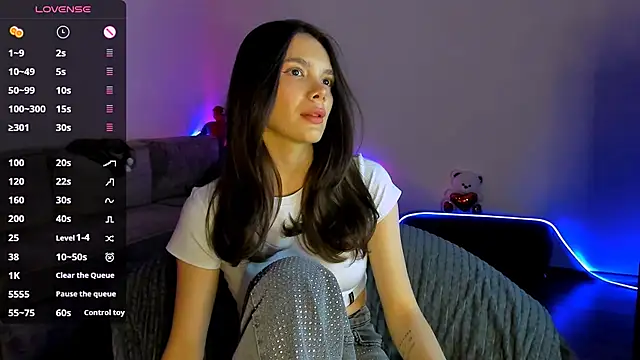 LeanaWILL online show from November 7, 2025, 5:35 pm