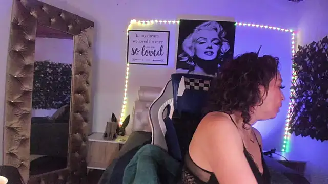 Beatricez online show from October 31, 2025, 6:42 pm