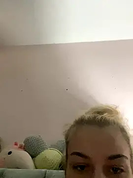 babygirl1906 online show from October 7, 2025, 4:26 pm