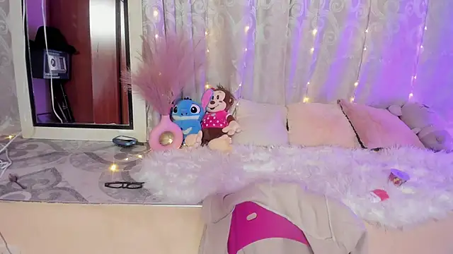 Lilith salvatoree online show from May 19, 2026, 1:22 am