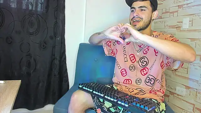 Snapshot of Master_King_Crazzy777 chatting on October 19, 2025, 6:41 pm Master King Crazzy777 online show from October 19, 2025, 6:41 pm