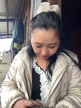 miemie-xx online show from November 22, 2025, 1:26 am