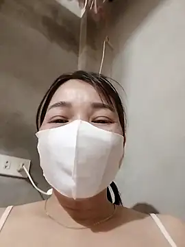 ladzy sexy online show from November 28, 2025, 1:25 pm