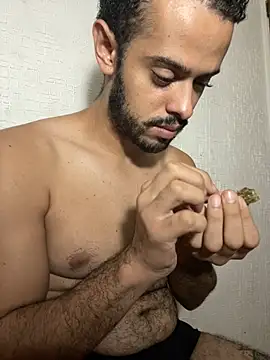 gabs011 online show from April 13, 2026, 2:33 pm