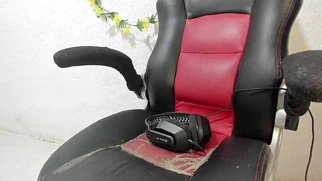 soffycarter1 online show from November 10, 2025, 11:37 pm