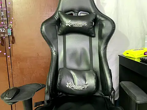 BigTitsGirl04 online show from February 12, 2026, 10:27 pm