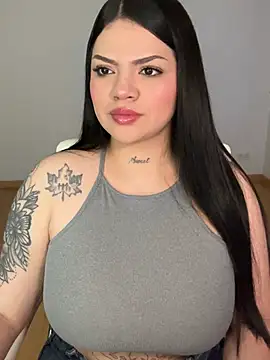 dulcemarianh  online show from March 5, 2026, 8:43 am