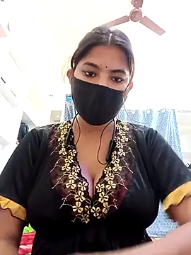 Hot radhaji online show from February 6, 2026, 5:05 pm