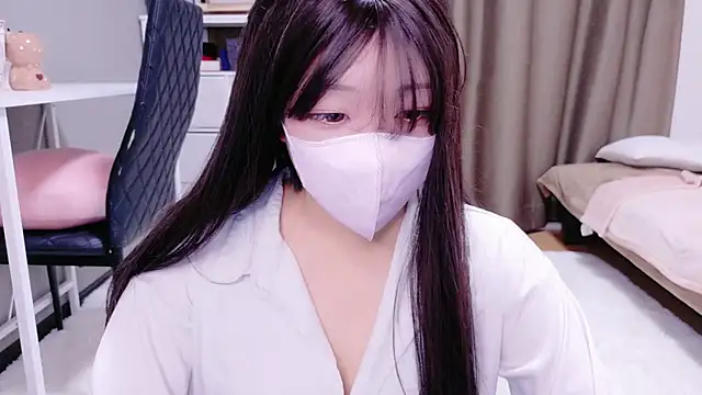 Snapshot of YuKa-zaurusu chatting on November 12, 2025, 9:32 am YuKa-zaurusu online show from November 12, 2025, 9:32 am