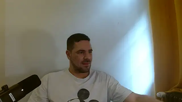 chibrax918 online show from December 18, 2025, 11:05 am