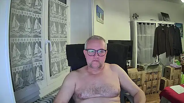 macdut67 online show from March 9, 2026, 1:31 am