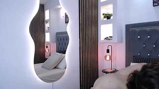 Emo Boy  online show from April 6, 2026, 8:10 pm