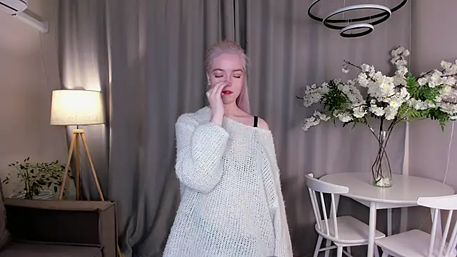 TinaStevenson online show from October 21, 2025, 9:37 pm