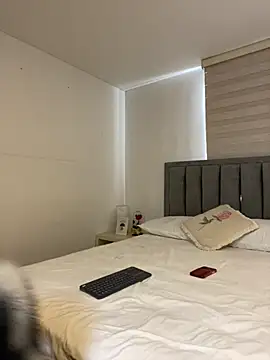 Snapshot of Isabella_LaRue chatting on January 31, 2026, 8:40 pm Isabella LaRue online show from January 31, 2026, 8:40 pm