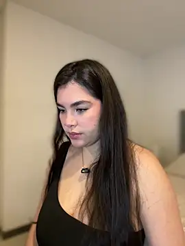 Snapshot of Isabella_LaRue chatting on March 25, 2026, 11:27 am Isabella LaRue online show from March 25, 2026, 11:27 am