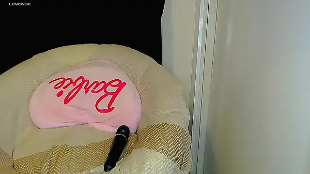 Horny beautyyy online show from January 17, 2026, 12:54 pm