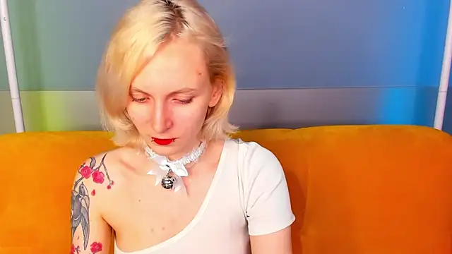 LikiLips online show from February 5, 2026, 12:59 am