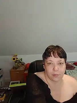Michelle Livia online show from May 13, 2026, 2:03 pm
