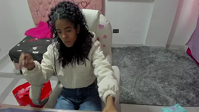 thianahorny online show from February 17, 2026, 12:45 pm