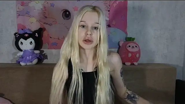 Snapshot of HoneyGold_ chatting on April 22, 2026, 3:42 am HoneyGold online show from April 22, 2026, 3:42 am