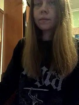 Snapshot of LunaVirelle chatting on October 27, 2025, 6:45 pm LunaVirelle online show from October 27, 2025, 6:45 pm