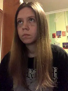 LunaVirelle online show from November 5, 2025, 3:45 pm