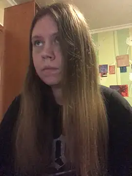 Snapshot of LunaVirelle chatting on March 21, 2026, 4:32 pm LunaVirelle online show from March 21, 2026, 4:32 pm