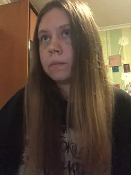 Snapshot of LunaVirelle chatting on April 3, 2026, 6:28 pm LunaVirelle online show from April 3, 2026, 6:28 pm