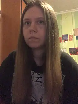 Snapshot of LunaVirelle chatting on April 15, 2026, 8:09 pm LunaVirelle online show from April 15, 2026, 8:09 pm