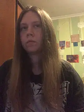 Snapshot of LunaVirelle chatting on April 18, 2026, 7:18 pm LunaVirelle online show from April 18, 2026, 7:18 pm