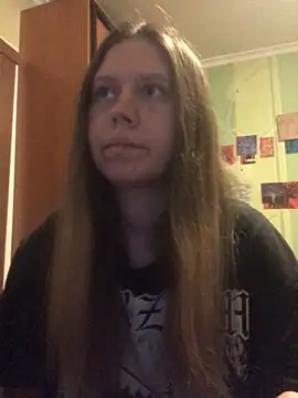 Snapshot of LunaVirelle chatting on April 18, 2026, 8:20 pm LunaVirelle online show from April 18, 2026, 8:20 pm