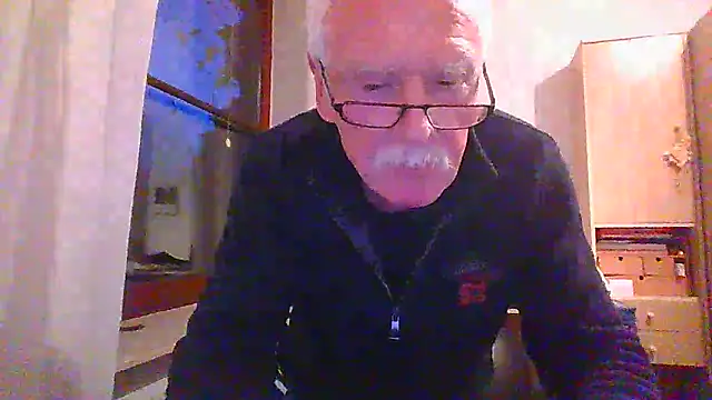 super-snoopy online show from December 5, 2025, 3:41 pm