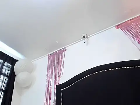 Snapshot of Nezuko__tanyi chatting on October 8, 2025, 9:12 pm Nezuko tanyi online show from October 8, 2025, 9:12 pm