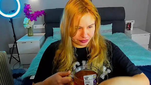 Passion-Blondy online show from February 5, 2026, 12:04 am