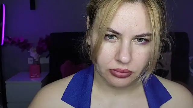 Passion-Blondy online show from April 6, 2026, 5:25 pm