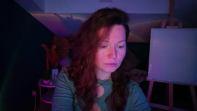 AuroraBorealis   online show from November 18, 2025, 6:40 am